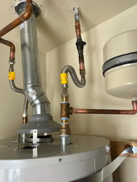 Water heater installation and plumbing repair in East Little Havana
